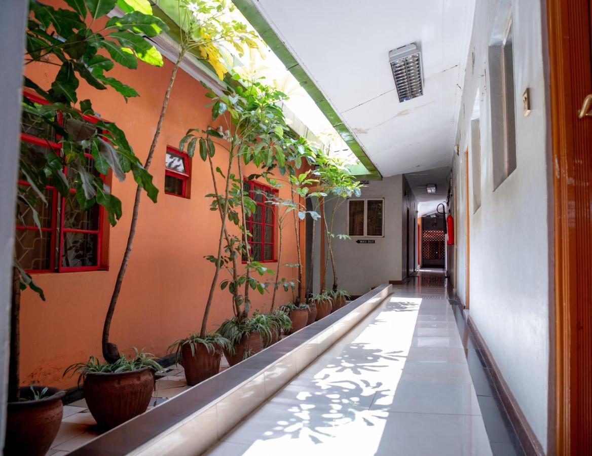 Jupiter Guest House - Parklands Найроби Екстериор снимка