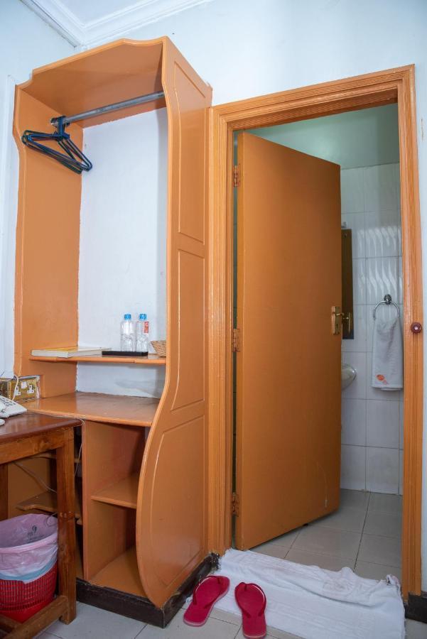 Jupiter Guest House - Parklands Найроби Екстериор снимка