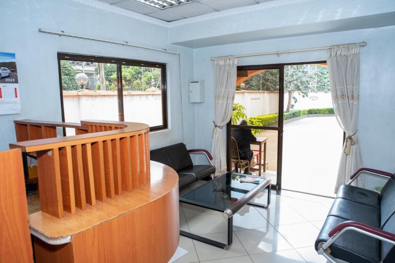 Jupiter Guest House - Parklands Найроби Екстериор снимка