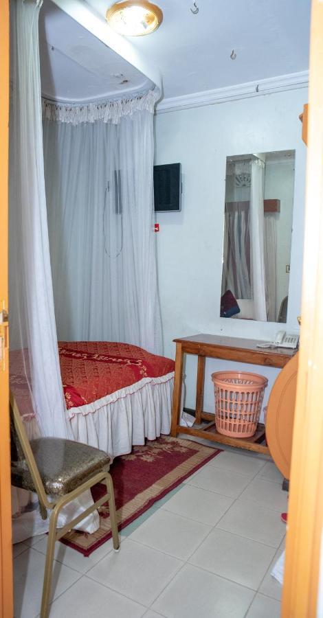 Jupiter Guest House - Parklands Найроби Екстериор снимка