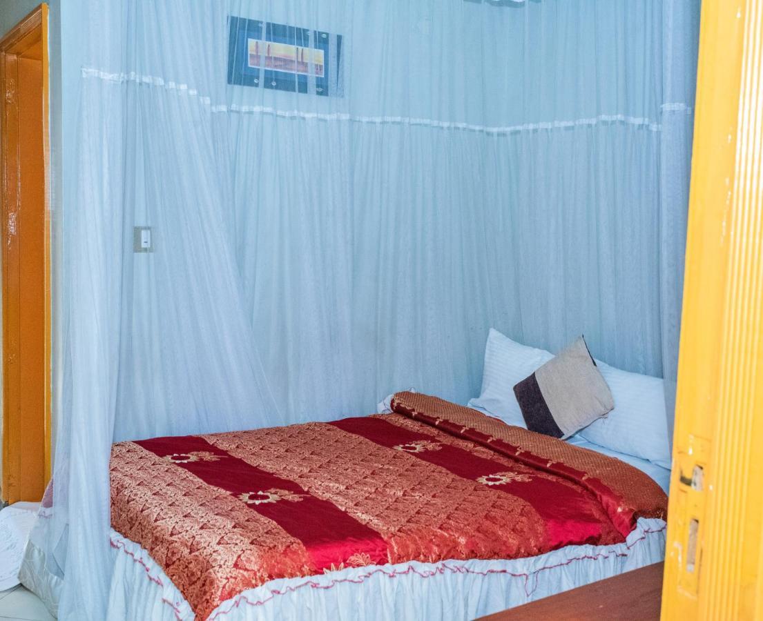Jupiter Guest House - Parklands Найроби Екстериор снимка