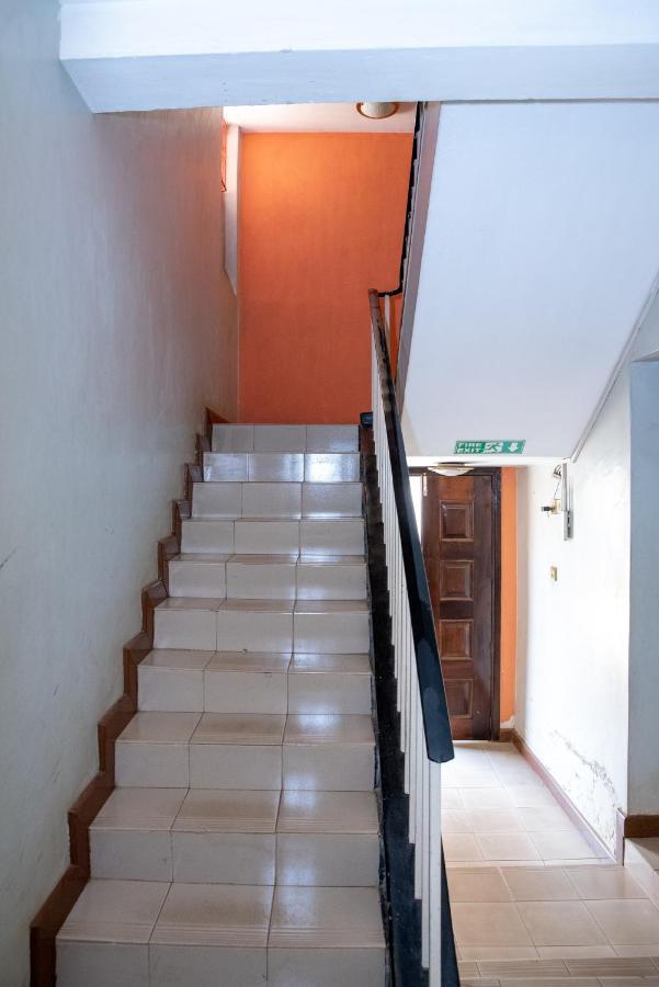 Jupiter Guest House - Parklands Найроби Екстериор снимка
